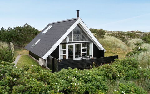 Fani - 200M from the Sea: Huis, Woongebied, Huis, Verblijf, Dak, Land Lot, Siding, Tuin, Landgoed, Gazon