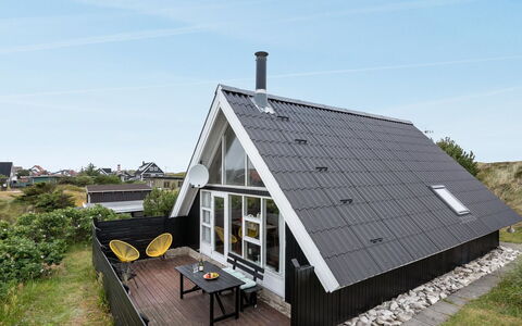 Fani - 200M from the Sea: Huis, Woongebied, Huis, Verblijf, Dak, Land Lot, Siding, Tuin, Landgoed, Gazon