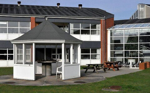 Jaakko - 100M from the Sea: Dak, Huis, Huis, Verblijf, Deur, Siding, Dek, Veranda, Plank, Hardwood