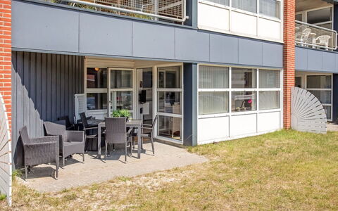 Milly - 100M from the Sea: Meubilair, Interieur Ontwerp, Flooring, Hout, Verdieping, Plafond, Houten Vloer, Stoel, Tafel, Verlichting