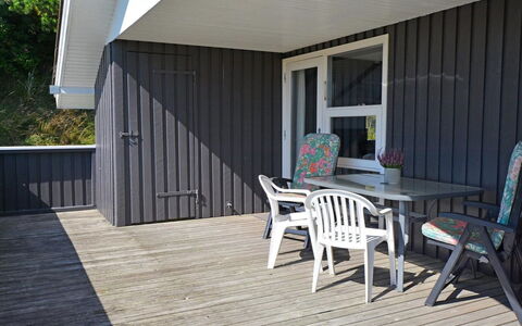 Igilfar - 700M from the Sea: Hout, Samengesteld Materiaal, Verdieping, Hardwood, Dek, Plank, Beits, Schaduw, Veranda