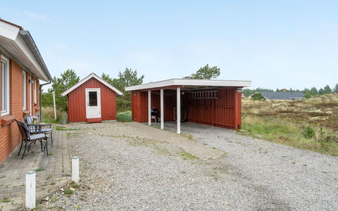 Lisemarie - 800M from the Sea: Hout, Dak, Architectuur, Huis, Huis, Verblijf, Siding, Hardwood, Helling, Landgoed