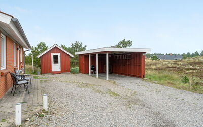 Lisemarie - 800M from the Sea