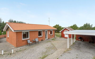 Lisemarie - 800M from the Sea