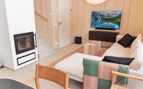 Rukan Kide a: Meubilair, Flooring, Interieur Ontwerp, Verdieping, Hout, Kamer, Woonkamer, Houten Vloer, Bankstel, Verlichting