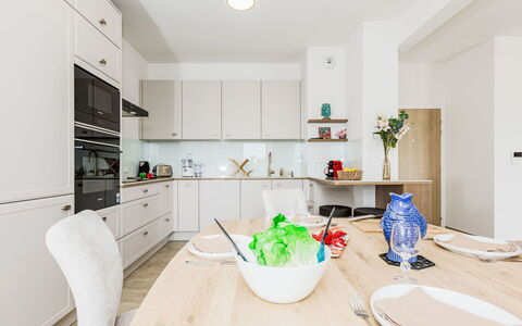 Dinard 219: Interieur Ontwerp, Meubilair, Flooring, Plafond, Countertop, Hout, Verdieping, Keuken, Kamer, Cabinetry