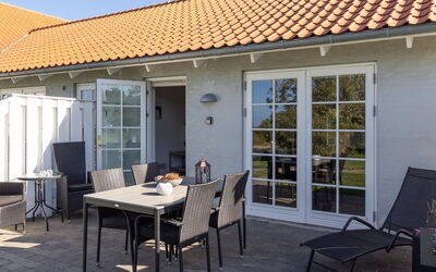 Thamina - 400M from the Sea