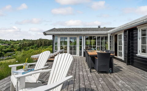 Harda - 800M from the Sea: Dak, Huis, Deur, Verblijf, Schaduw, Siding, Werf, Landgoed, Backyard