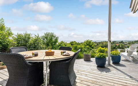 Harda - 800M from the Sea: Dak, Huis, Deur, Verblijf, Schaduw, Siding, Werf, Landgoed, Backyard