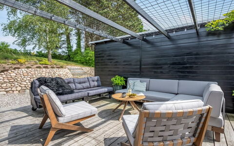Harda - 800M from the Sea: Dak, Huis, Deur, Verblijf, Schaduw, Siding, Werf, Landgoed, Backyard