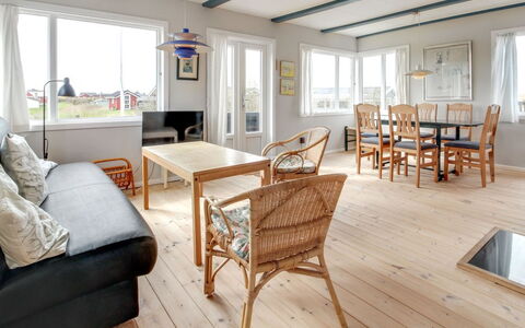 Sohvi - 450M from the Sea: Verblijf, Huis, Huis, Dak, Veranda, Landgoed, Siding, Garden Gebouwen, Boerderij, Werf
