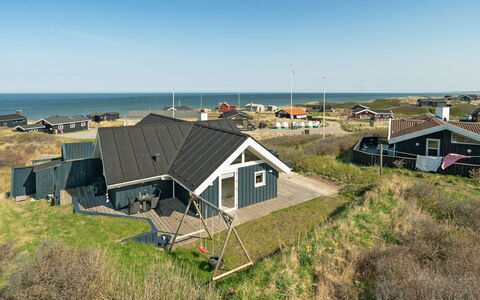 Alvilde - 100M from the Sea: Meubilair, Interieur Ontwerp, Flooring, Hout, Verdieping, Plafond, Houten Vloer, Stoel, Tafel, Verlichting