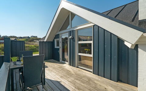 Alvilde - 100M from the Sea: Meubilair, Interieur Ontwerp, Flooring, Hout, Verdieping, Plafond, Houten Vloer, Stoel, Tafel, Verlichting
