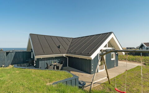 Alvilde - 100M from the Sea: Meubilair, Interieur Ontwerp, Flooring, Hout, Verdieping, Plafond, Houten Vloer, Stoel, Tafel, Verlichting