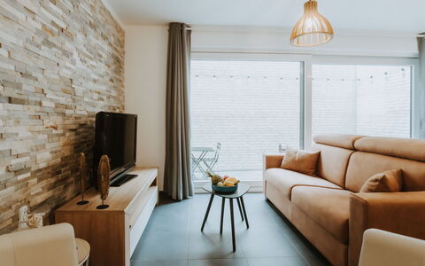 Oasi with Parking and Terrace: Meubilair, Tafel, Eigendom, Bankstel, Comfort, Hout, Interieur Ontwerp, Slaapbank, Verdieping, Woonkamer