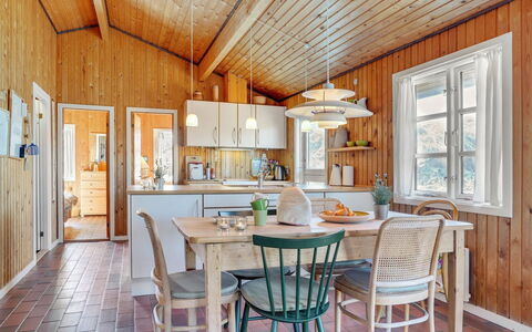 Solunka - 100M from the Sea: Interieur Ontwerp, Meubilair, Hout, Plafond, Flooring, Lichte Inrichting, Eetkamer, Verdieping, Huis, Keuken En Eettafel