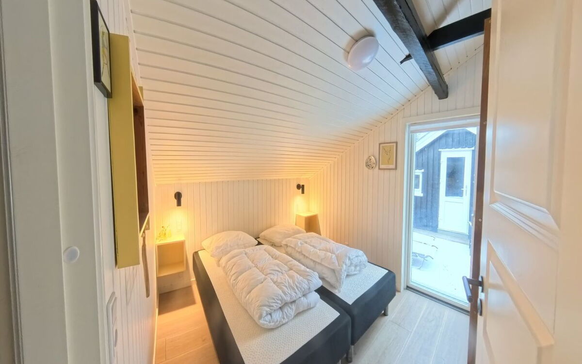 Nilda - 1Km from the Sea