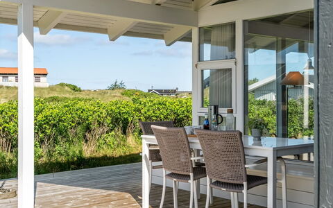 Sigrid - 400M from the Sea: Meubilair, Hout, Veranda, Deur, Tafel, Stoel, Verdieping, Flooring, Huis, Keuken En Eettafel