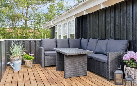 Alvy - 200M from the Sea: Hout, Huis, Veranda, Dek, Hardwood, Dak, Beits, Houten Vloer, Eco Hotel