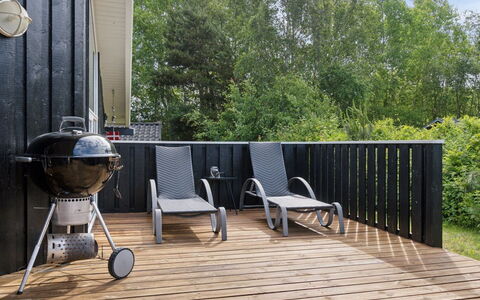 Alvy - 200M from the Sea: Hout, Huis, Veranda, Dek, Hardwood, Dak, Beits, Houten Vloer, Eco Hotel