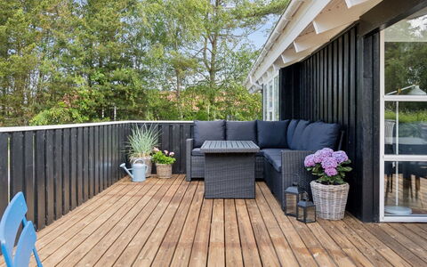 Alvy - 200M from the Sea: Hout, Huis, Veranda, Dek, Hardwood, Dak, Beits, Houten Vloer, Eco Hotel