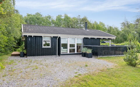 Alvy - 200M from the Sea: Hout, Huis, Veranda, Dek, Hardwood, Dak, Beits, Houten Vloer, Eco Hotel