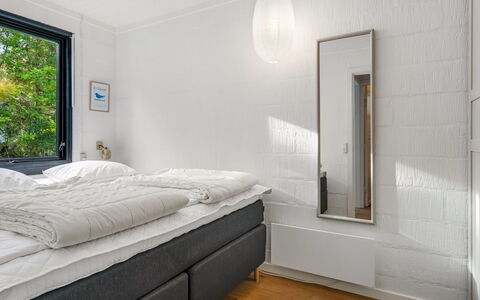 Olaf - 1.4Km from the Sea: Flooring, Interieur Ontwerp, Verdieping, Plafond, Slaapkamer, Kamer, Bedding, Bed, Laken, Bed Frame