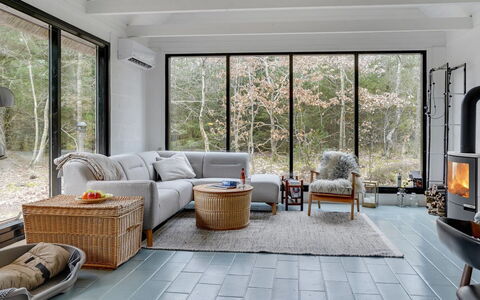 Olaf - 1.4Km from the Sea: Hout, Meubilair, Flooring, Bankstel, Woonkamer, Interieur Ontwerp, Verdieping, Huis, Houten Vloer