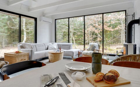 Olaf - 1.4Km from the Sea: Meubilair, Interieur Ontwerp, Hout, Flooring, Plafond, Kamer, Verdieping, Tafel, Huis, Woonkamer