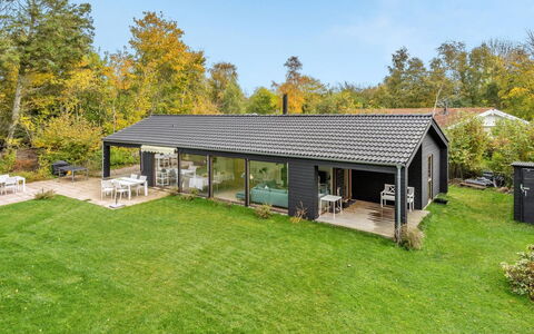 Aino - 1Km from the Sea: Meubilair, Interieur Ontwerp, Flooring, Hout, Verdieping, Plafond, Houten Vloer, Stoel, Tafel, Verlichting