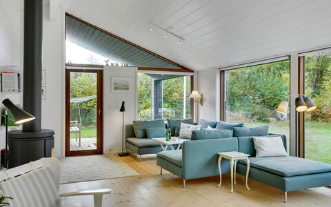 Aino - 1Km from the Sea: Meubilair, Interieur Ontwerp, Flooring, Hout, Verdieping, Plafond, Houten Vloer, Stoel, Tafel, Verlichting