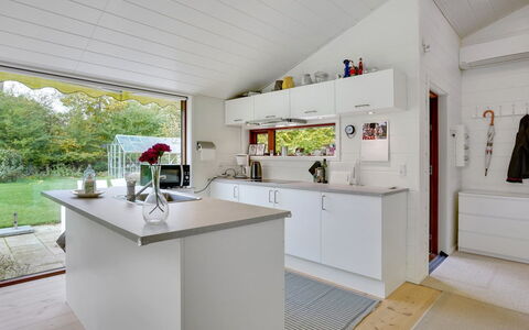 Aino - 1Km from the Sea: Meubilair, Interieur Ontwerp, Flooring, Hout, Verdieping, Plafond, Houten Vloer, Stoel, Tafel, Verlichting