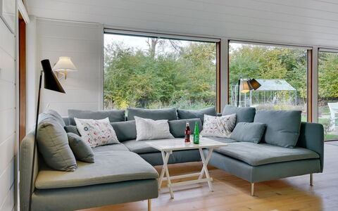 Aino - 1Km from the Sea: Meubilair, Interieur Ontwerp, Flooring, Hout, Verdieping, Plafond, Houten Vloer, Stoel, Tafel, Verlichting