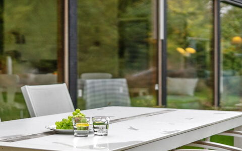 Aino - 1Km from the Sea: Meubilair, Interieur Ontwerp, Flooring, Hout, Verdieping, Plafond, Houten Vloer, Stoel, Tafel, Verlichting