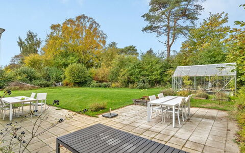 Aino - 1Km from the Sea: Meubilair, Interieur Ontwerp, Flooring, Hout, Verdieping, Plafond, Houten Vloer, Stoel, Tafel, Verlichting