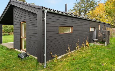Aino - 1Km from the Sea: Meubilair, Interieur Ontwerp, Flooring, Hout, Verdieping, Plafond, Houten Vloer, Stoel, Tafel, Verlichting