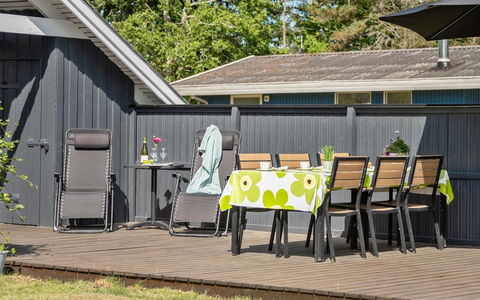 Herbert - 1Km from the Sea: Architectuur, Dak, Huis, Samengesteld Materiaal, Daylighting, Siding, Oprit