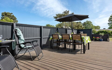 Herbert - 1Km from the Sea: Architectuur, Dak, Huis, Samengesteld Materiaal, Daylighting, Siding, Oprit