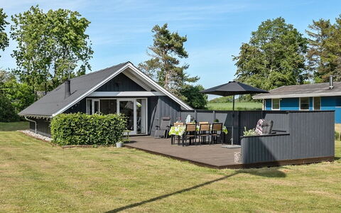 Herbert - 1Km from the Sea: Architectuur, Dak, Huis, Samengesteld Materiaal, Daylighting, Siding, Oprit