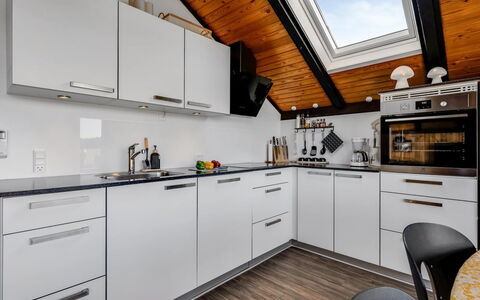 Agnesa - 1.5Km from the Sea: Keuken, Major Appliance, Countertop, Toestel Van De Keuken, Flooring, Cabinetry, Fornuis, Huishoudapparatuur, Kraan, Wastafel
