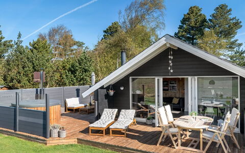 Agnesa - 1.5Km from the Sea: Hout, Huis, Meubilair, Verblijf, Buitenmeubels, Stoel, Dek, Hardwood, Patio, Veranda