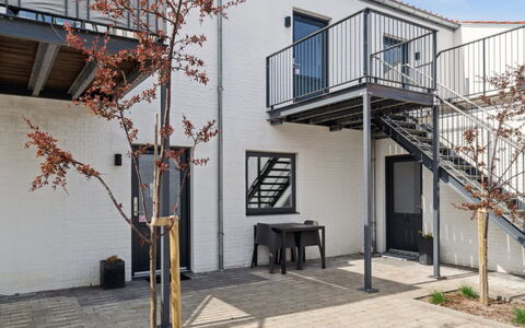 Monia - 20M from the Sea: Architectuur, Dak, Huis, Samengesteld Materiaal, Daylighting, Siding, Oprit