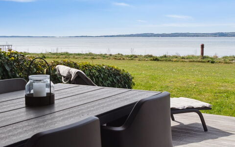 Monia - 20M from the Sea: Architectuur, Dak, Huis, Samengesteld Materiaal, Daylighting, Siding, Oprit