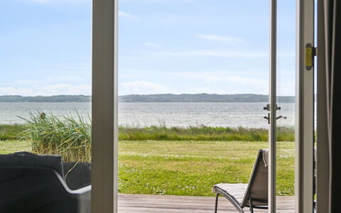Monia - 20M from the Sea: Architectuur, Dak, Huis, Samengesteld Materiaal, Daylighting, Siding, Oprit