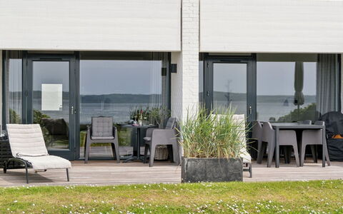 Monia - 20M from the Sea: Architectuur, Dak, Huis, Samengesteld Materiaal, Daylighting, Siding, Oprit