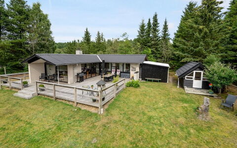 Wilmer - 40Km from the Sea: Dak, Huis, Deur, Verblijf, Schaduw, Siding, Werf, Landgoed, Backyard