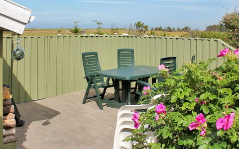 Annick - 300M from the Sea: Blauw, Struik, Verblijf, Groundcover, Tuin, Landgoed, Schaduw, Landscaping, Boerderij, Eco Hotel