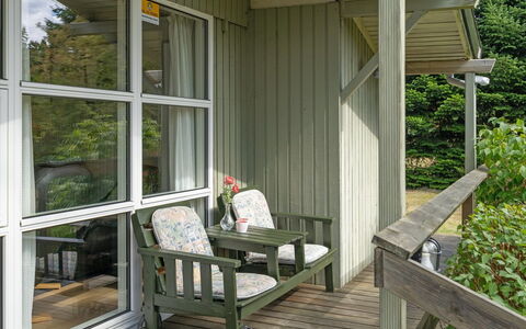 Arnia - 30Km from the Sea: Huis, Verblijf, Veranda, Hardwood, Siding, Dek, Schaduw, Plank, Landgoed, Garden Gebouwen