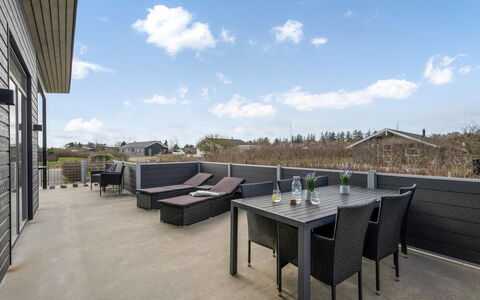 Gela - 1.3Km to the Fjord: Architectuur, Dak, Huis, Samengesteld Materiaal, Daylighting, Siding, Oprit
