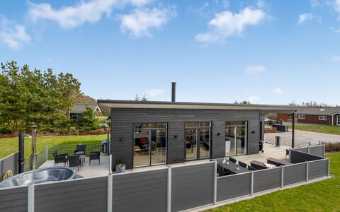 Gela - 1.3Km to the Fjord: Architectuur, Dak, Huis, Samengesteld Materiaal, Daylighting, Siding, Oprit